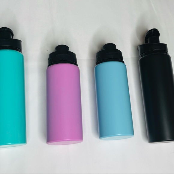 Set of 4 Aluminum Water Bottles Multi-Color 20–26 oz (3 New, 1 Gently Used) - Picture 6 of 6